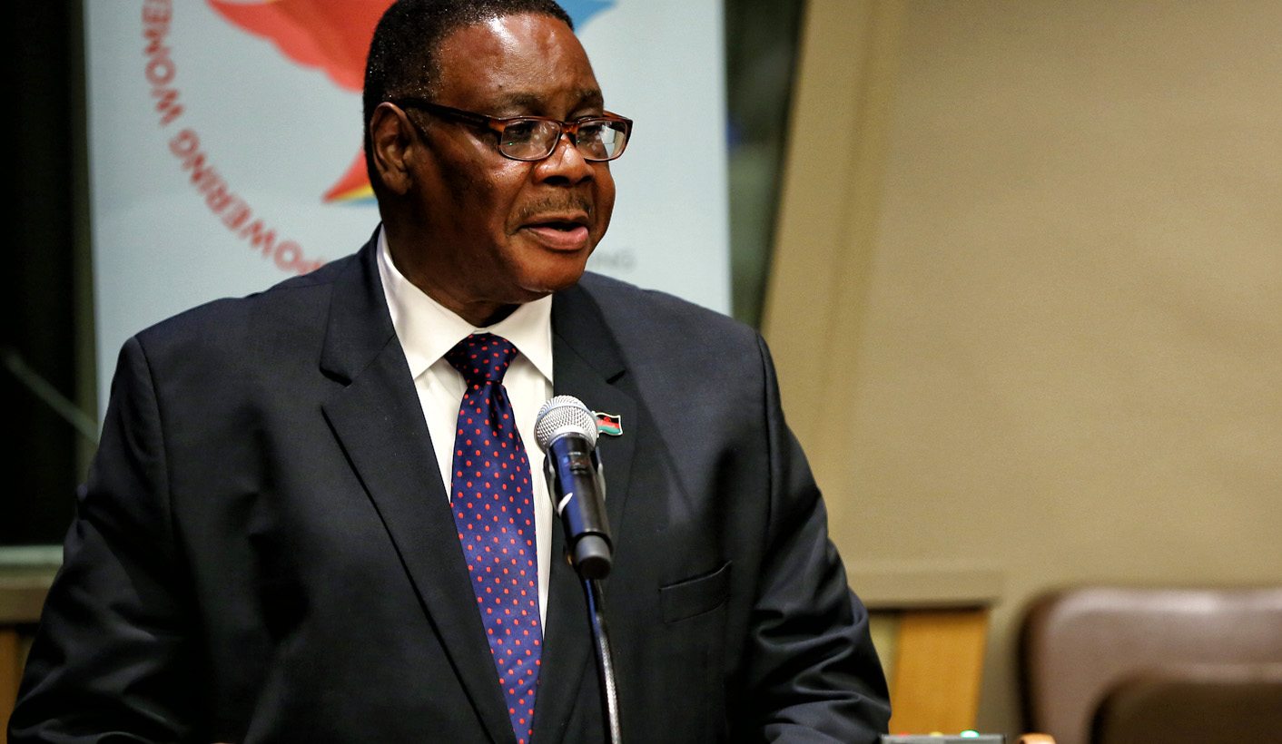 Malawi peter mutharika lidera contagem oficial dos votos.jpg