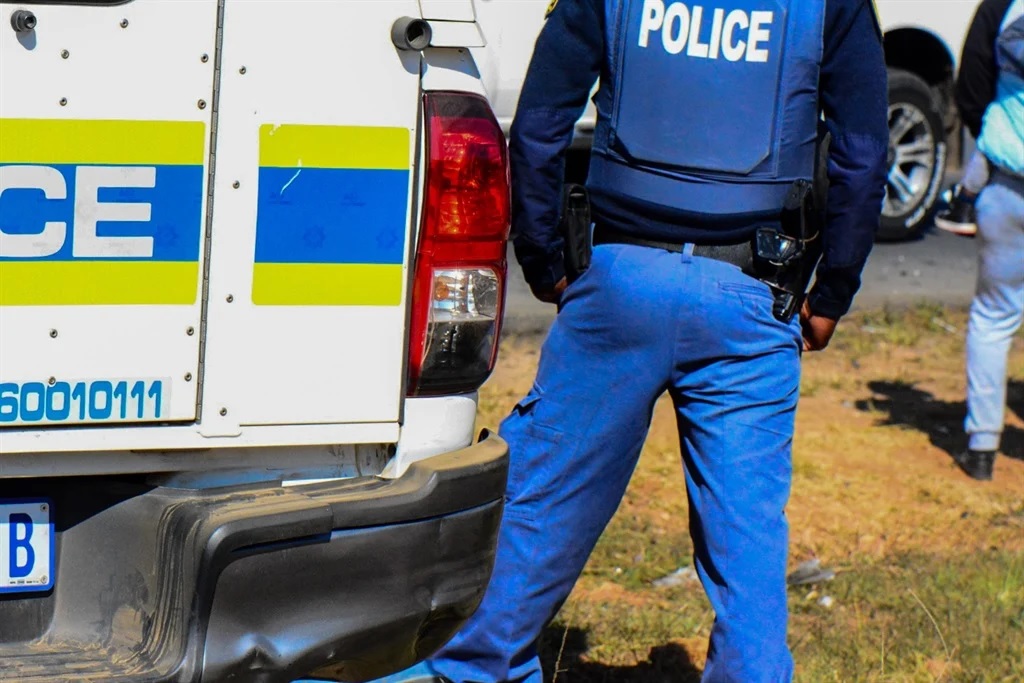 Suspeito de envolvimento em assassinatos morto pela policia sul africana em.jpg