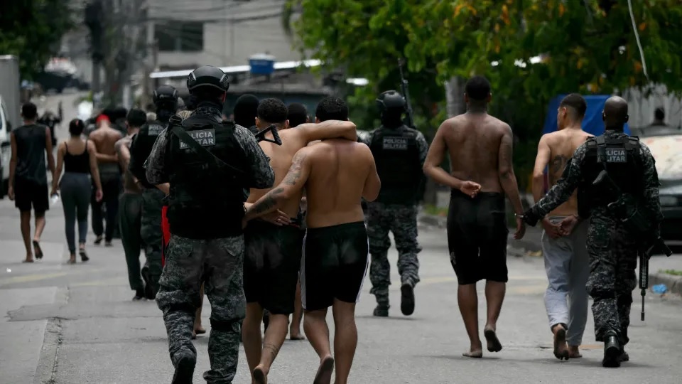 Brasil sobe para 121 o numero de mortos em megaoperacao.jpg