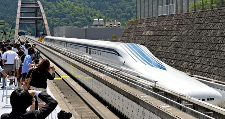 Comboio mais rapido do mundo atinge 453 kmh.jpg