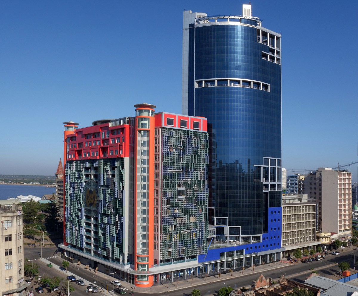 Edificio sede banco mz 15.jpg