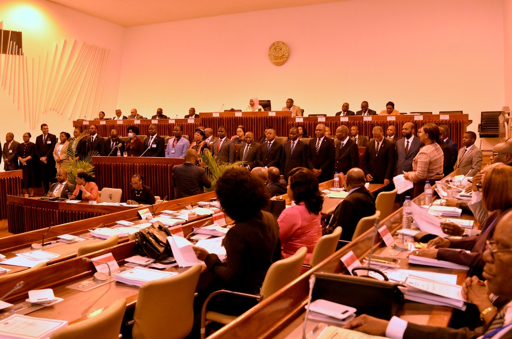 Assembleia da republica cria 50 ligas parlamentares.jpg