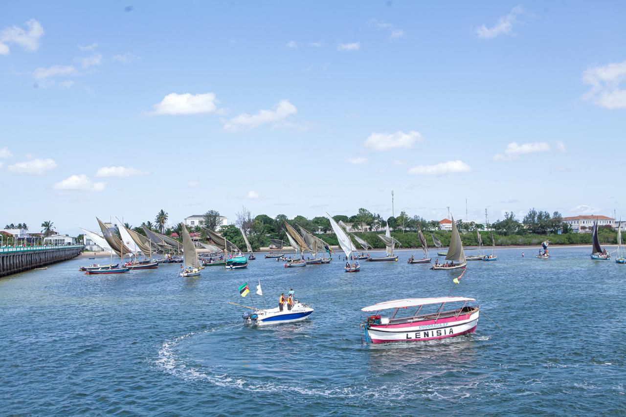 Inhambane vive momento epico com competicao de barco a vela.jpeg