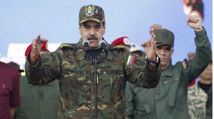 Nicolas maduro promete defender a venezuela com a propria vida.jpg