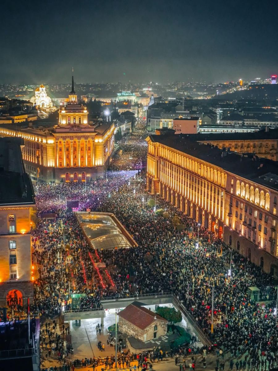 New nationwide protests are taking place in bulgaria today v0 ts2652tiif6g1 1.jpeg