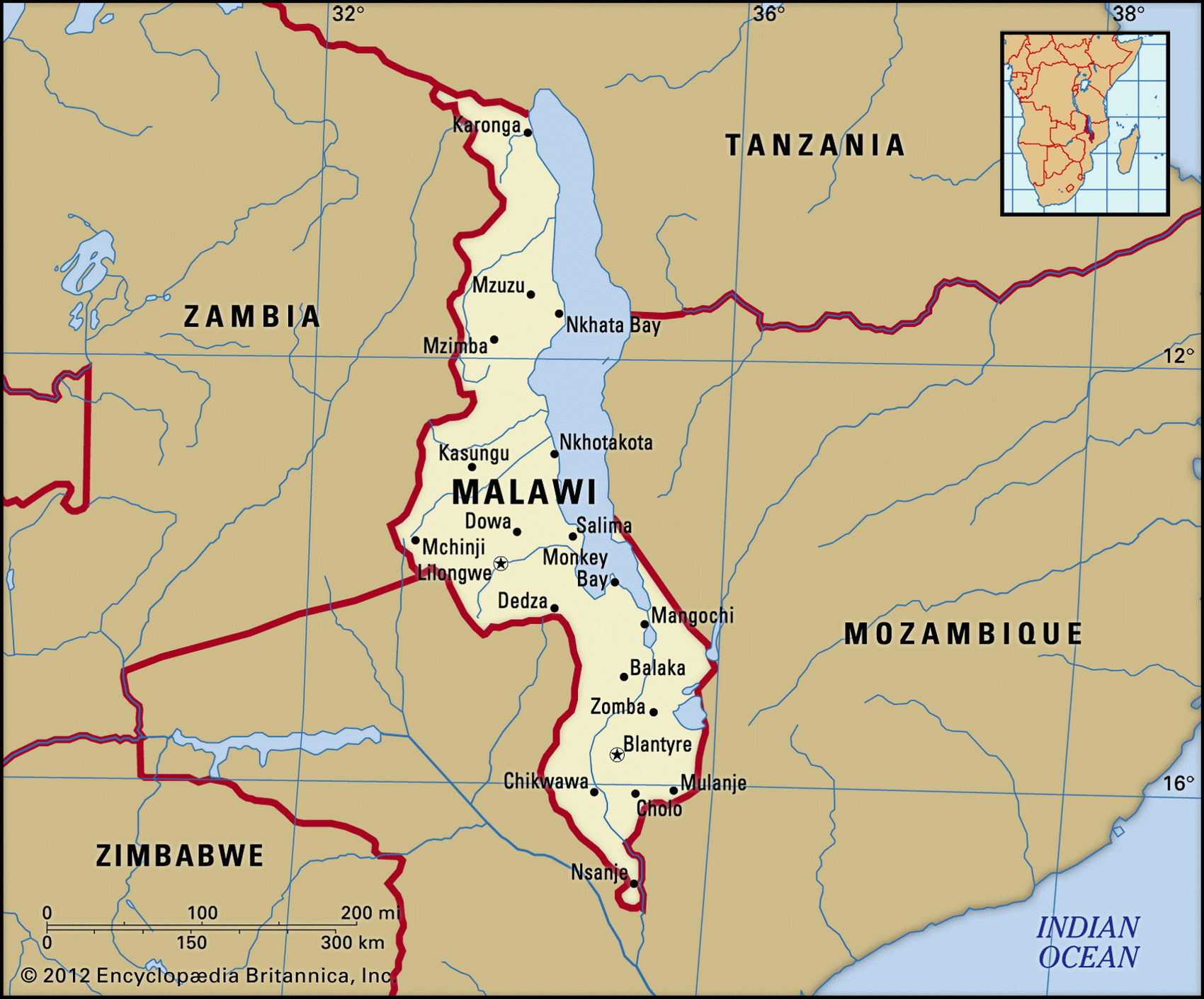 Malawi Presidente Mutharika anuncia abolicao de taxas escolares do ensino.jpg