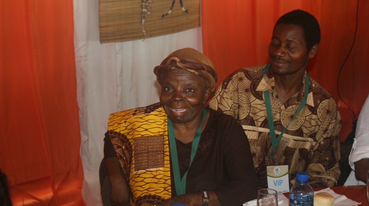 Clara Guebuza num dos festivais na residC3AAncia do Rei Tembe em KwaNguanase Foto R. Chilengue.jpg