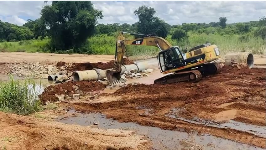 OBRAS DE REPOSICAO AVANCAM NA ESTRADA NAMETILANGOCHE APOS DANOS CAUSADOS.jpg