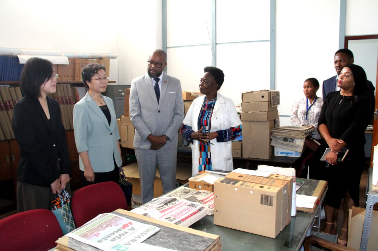 Embaixadora chinesa visita AIM e projeta nova dinamica de cooperacao.jpg