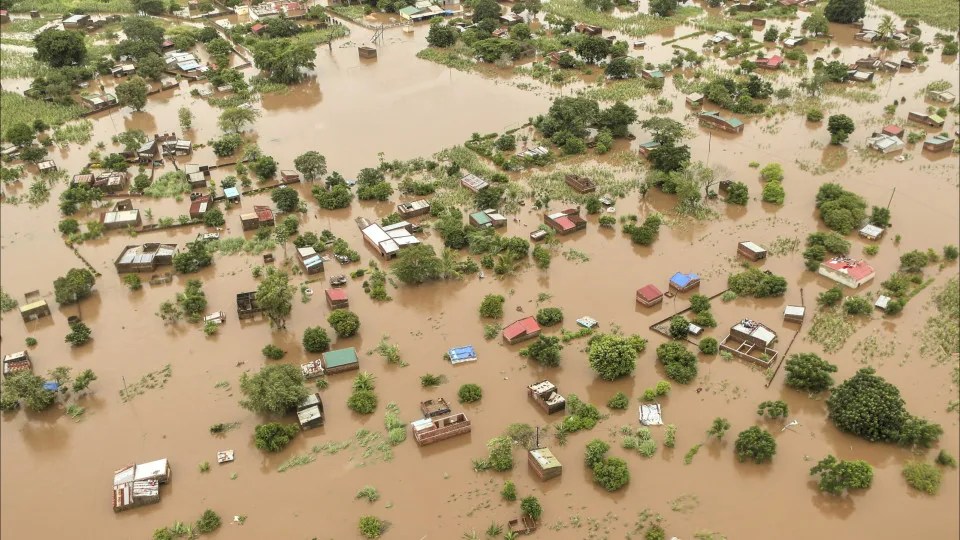 GOVERNO MOBILIZA APOIO HUMANITARIO E TRACA PLANOS DE RECUPERACAO POS CICLONE.webp.jpeg