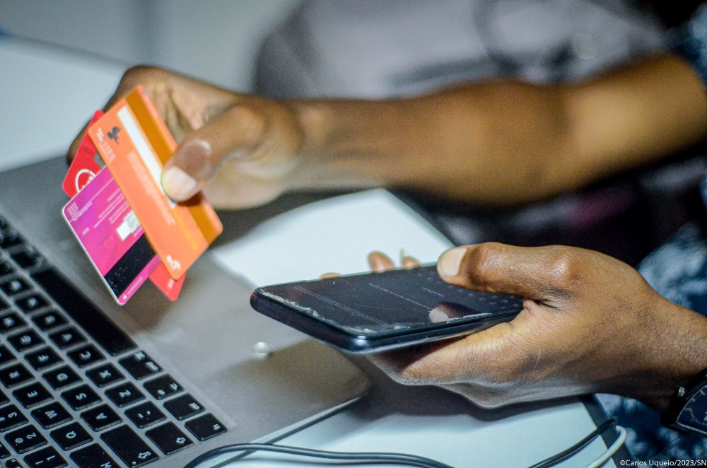 INCLUINDO FERIADOS E FINS DE SEMANA Transferencias bancarias passam a ser em.jpg
