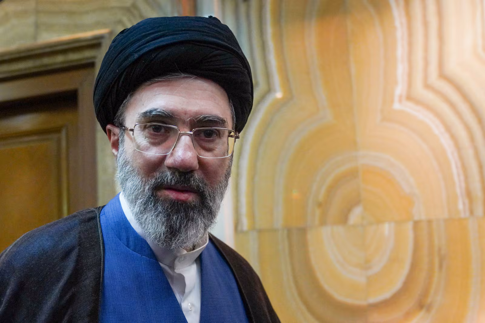 Lider supremo do Ira Mojtaba Khamenei diz que Estreito de.avif.avif