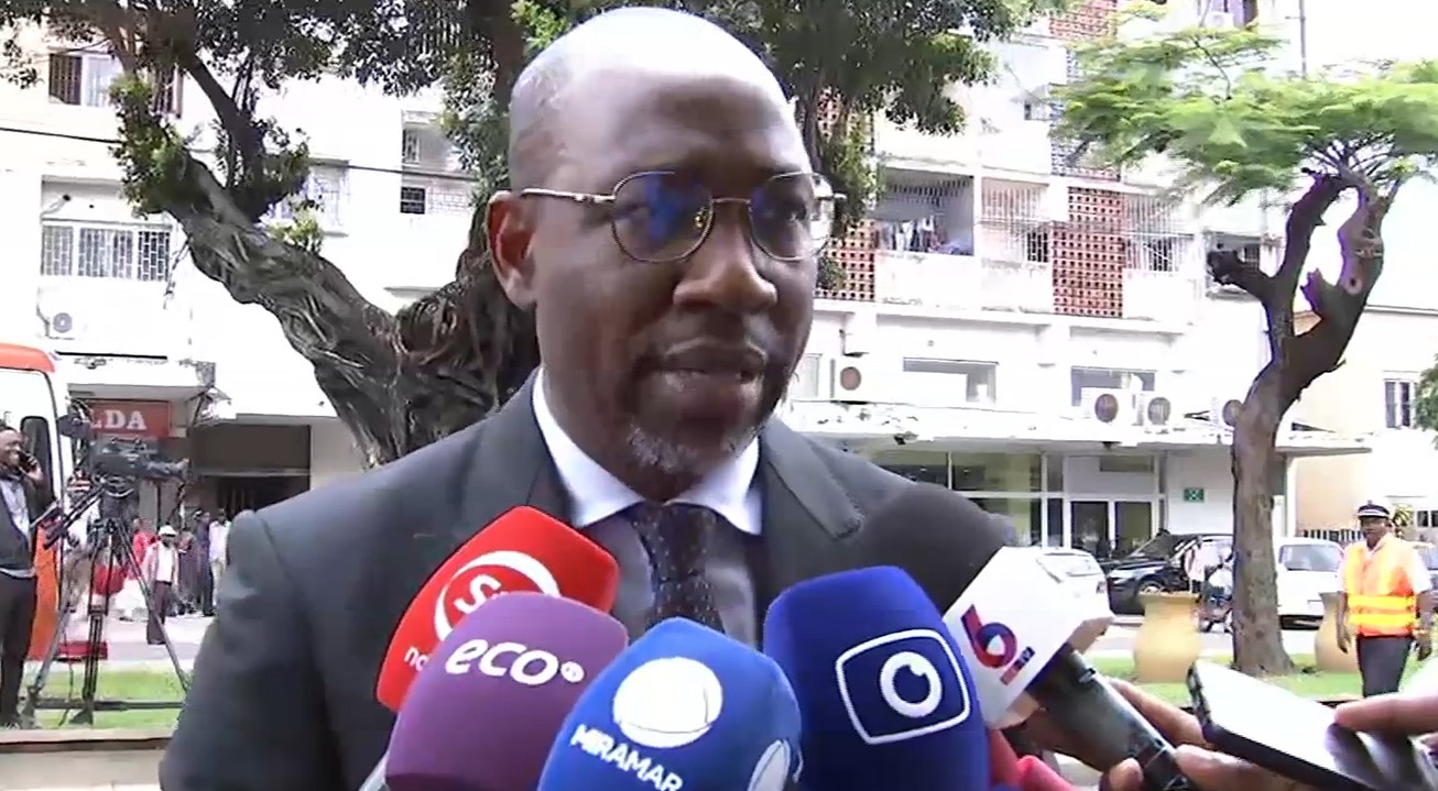 Matlombe suspende quatro concursos da Agencia Metropolitana de Maputo.jpg