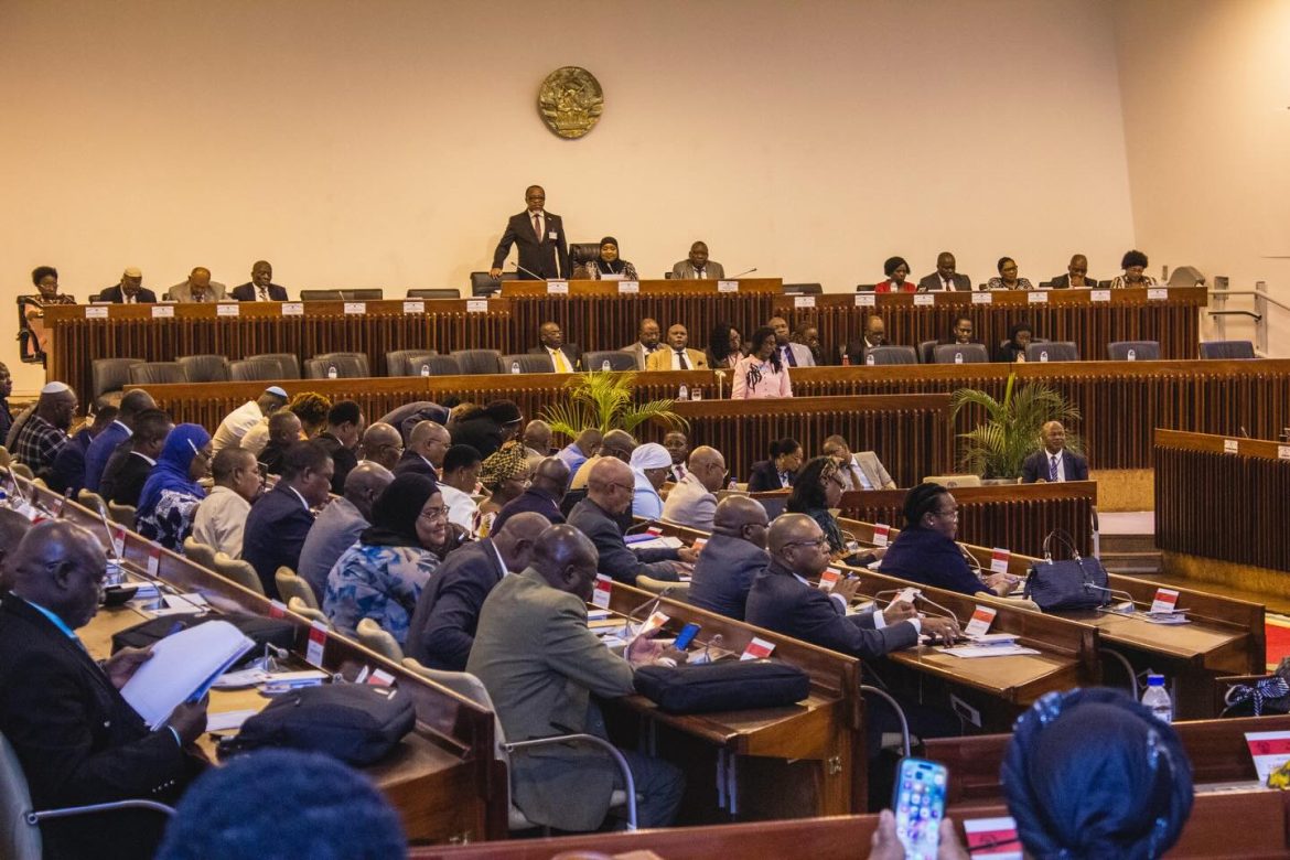 Parlamento aprova revisao do Estatuto da OCAM.jpg