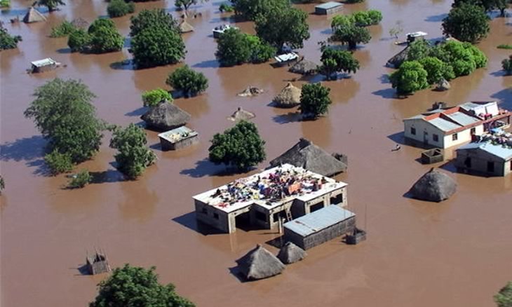 Populacao insiste em ocupar zonas de risco na bacia do.jpg