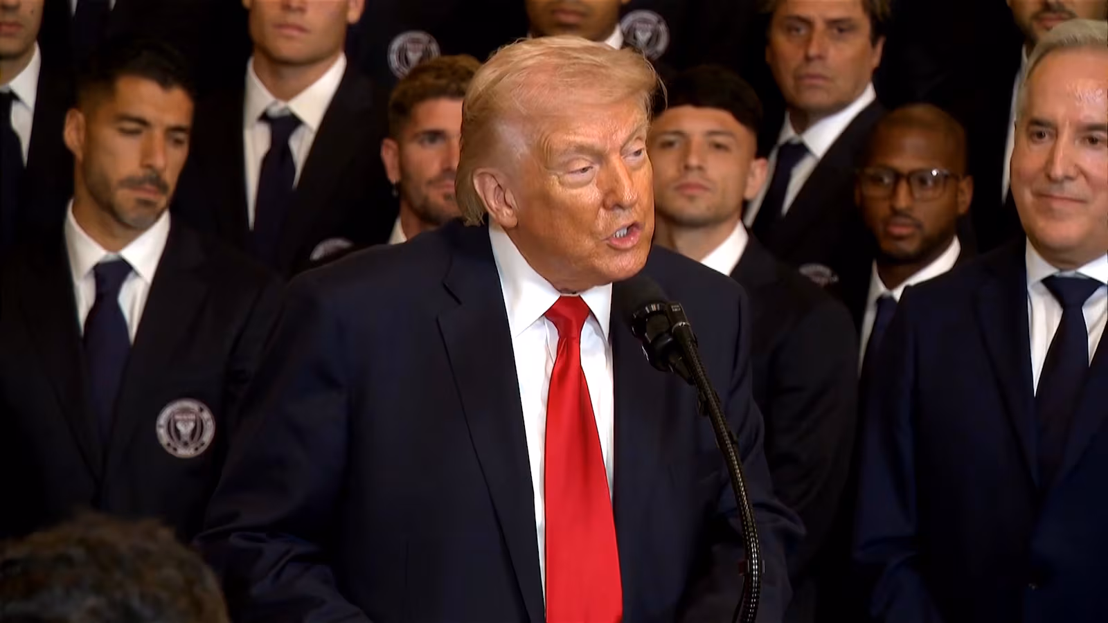 Trump Declara Ira Totalmente Derrotado em Conflito.avif.avif.avif