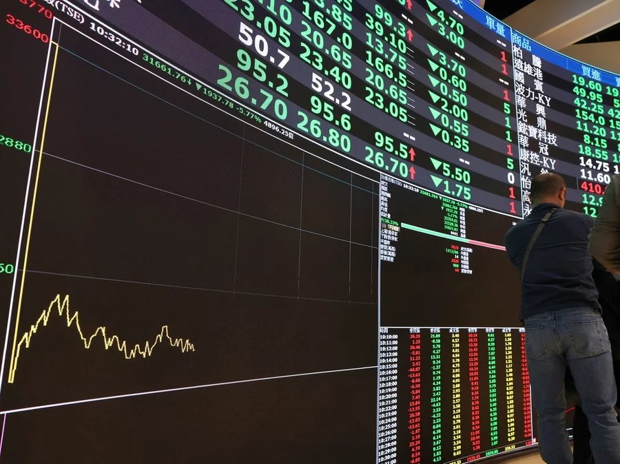 Volatilidade da Economia Global Precos do Petroleo Disparam.webp.jpeg