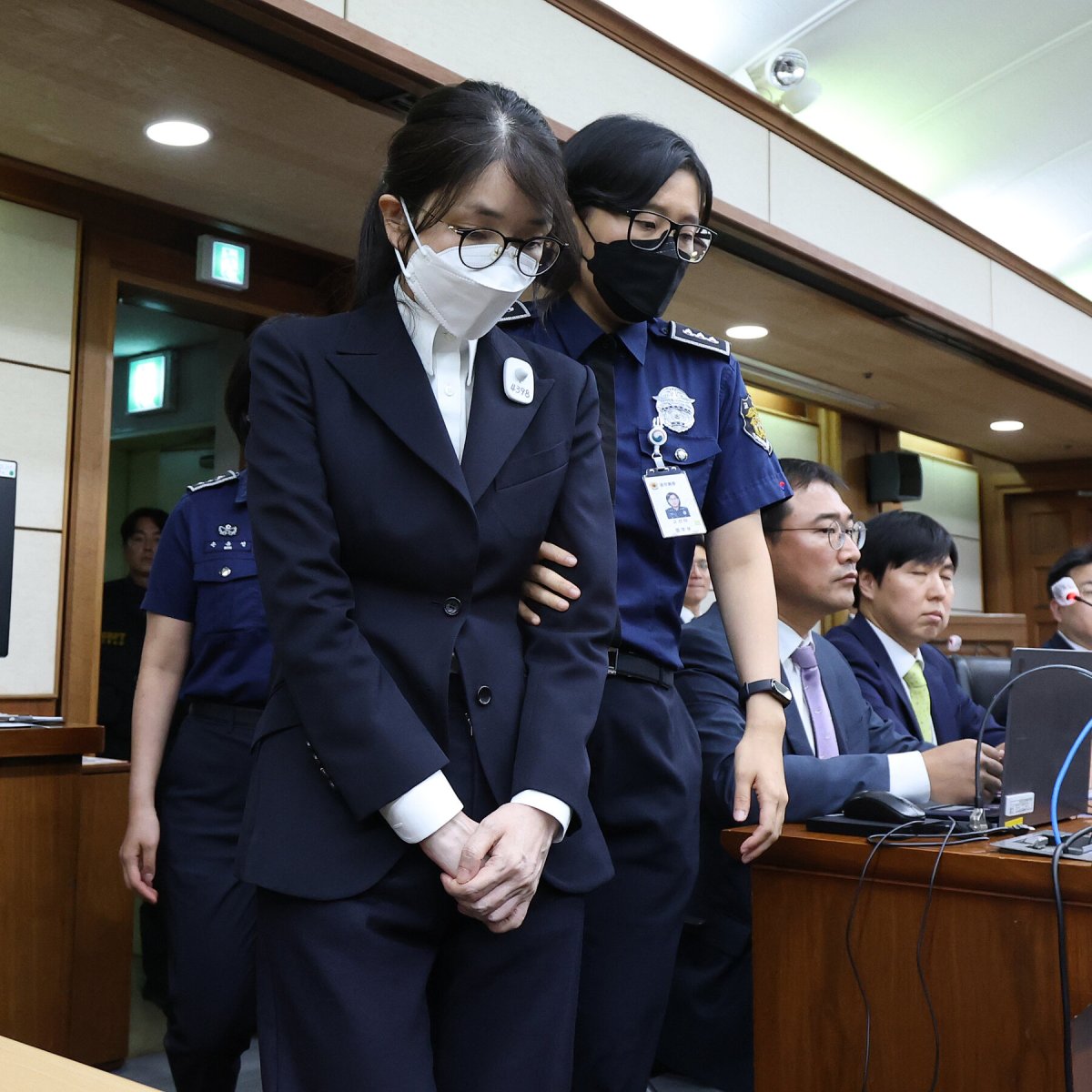 00int skorea firstlady 07 gkqb mediumSquareAt3X.jpg