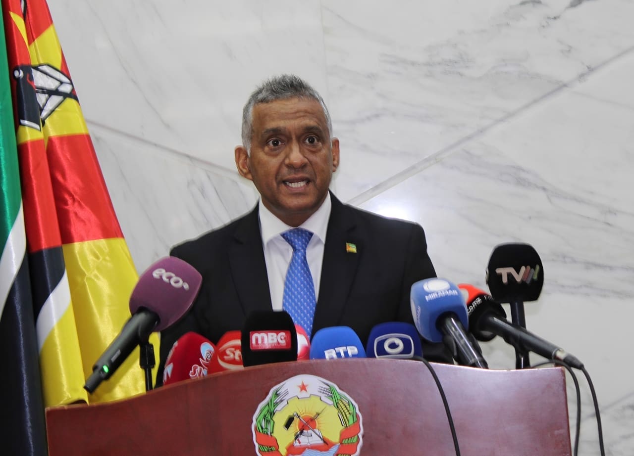 GOVERNO DIZ QUE REGALIAS VISAM GARANTIR A DIGNIDADE DOS ANTIGOS PRESIDENTES E NEGOCEIA.jpeg