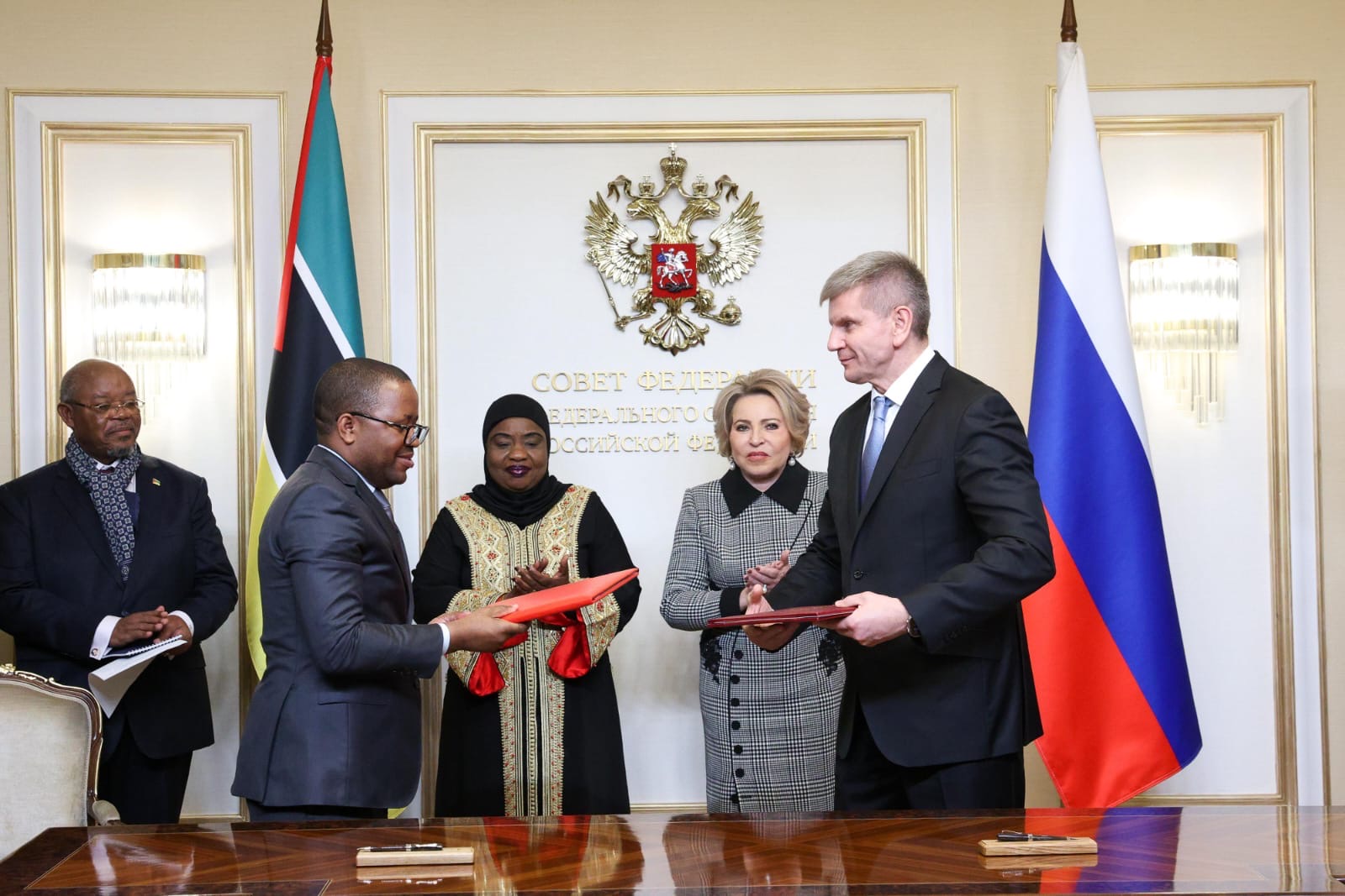 Mocambique e Russia assinam programa de cooperacao parlamentar.jpeg