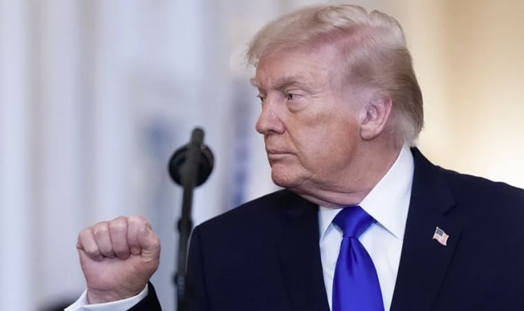 Trump Urges Iran to Reopen Hormuz Strait Amid Rescue Mission.jpg