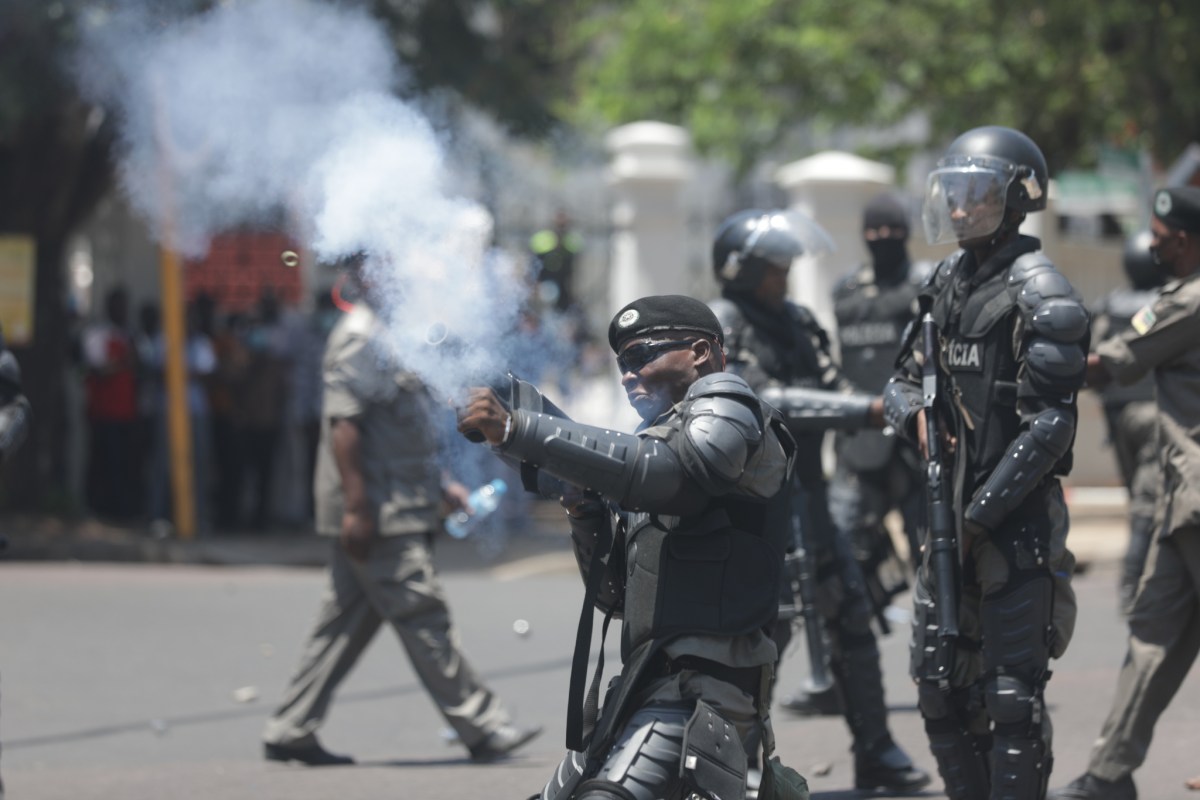 Manifestantes mocambique eleicoes 1.jpg
